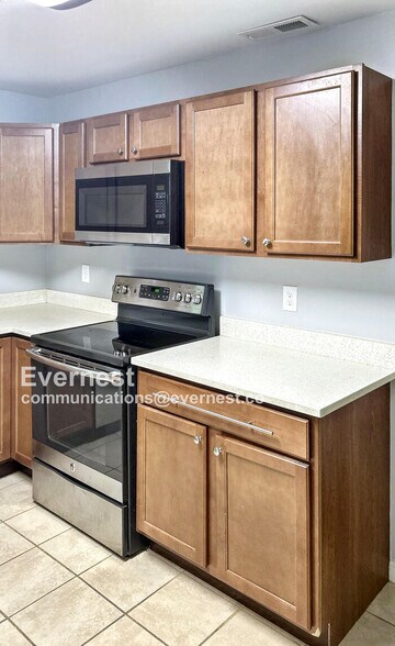 Building Photo - 1212 Rosedale Ave