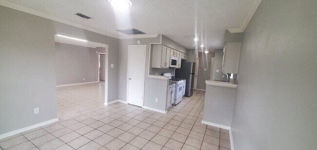 Building Photo - 11315 Lands End Cir