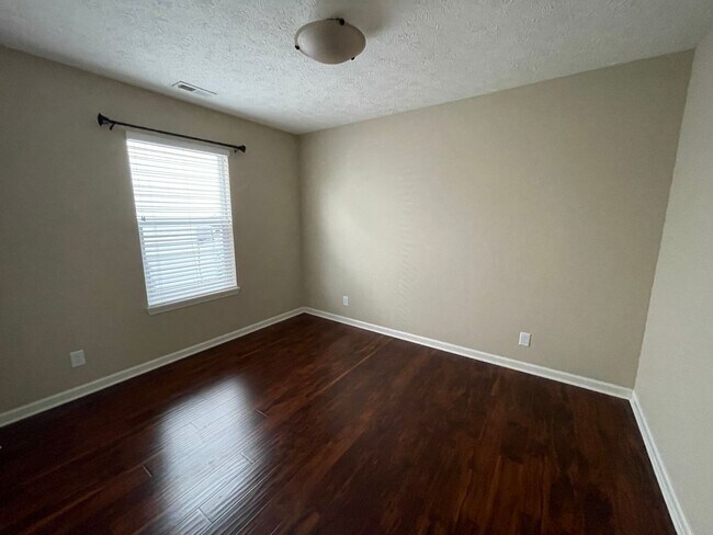 Building Photo - 3 Bedroom Home In Lindberg Village