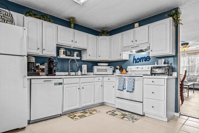 Building Photo - 100 Woodstone Dr