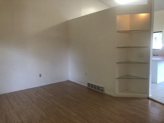 Building Photo - 1349 E 5150 S
