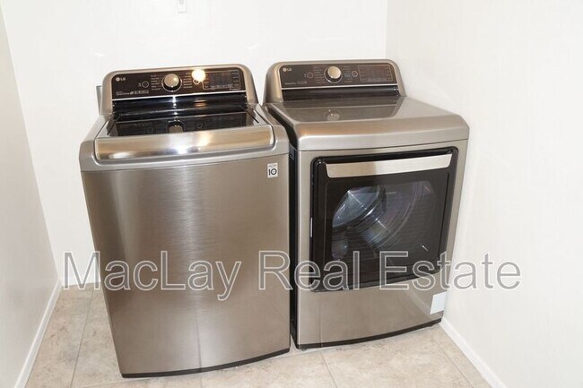 Building Photo - 1083 W Chimes Tower Dr