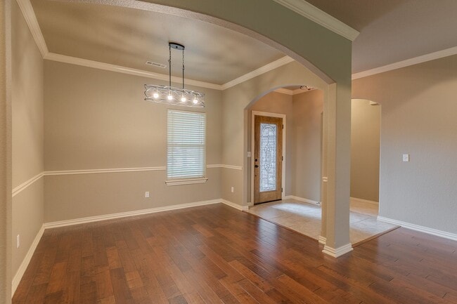 Building Photo - 4 BR Farmington Home!
