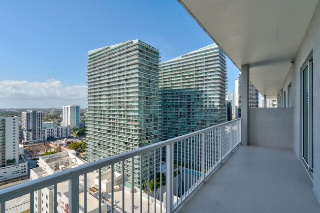 Building Photo - 1250 S Miami Ave