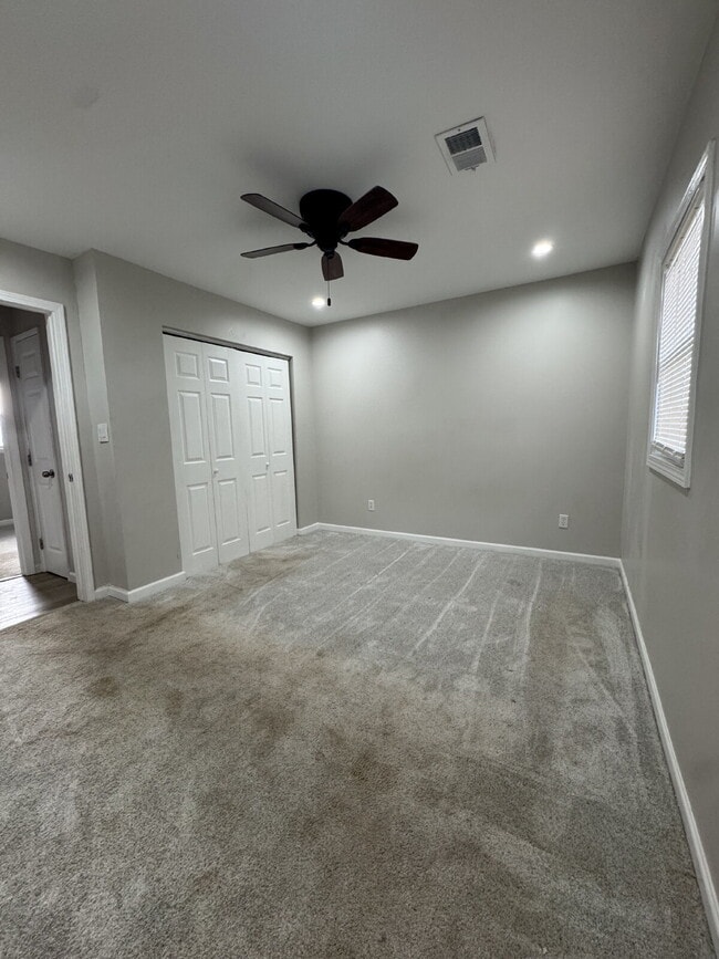 Building Photo - Recently Renovated Home Near Downtown Gillsville