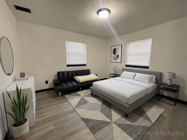 Building Photo - OK 1105-1