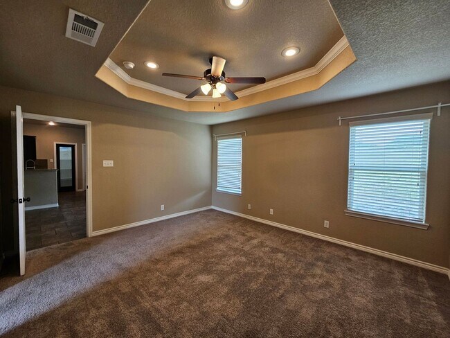 Building Photo - 6211 Newcastle Dr