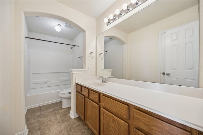 Building Photo - 10108 Hidden Creek Falls Ln