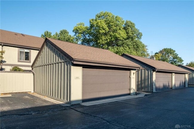 Building Photo - Spacious 2bed, 2bath, condominium