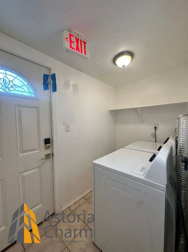 Building Photo - Move in by March 31st - Pick your move in incentive: A TV, 1 month free on a 13th month lease, or...