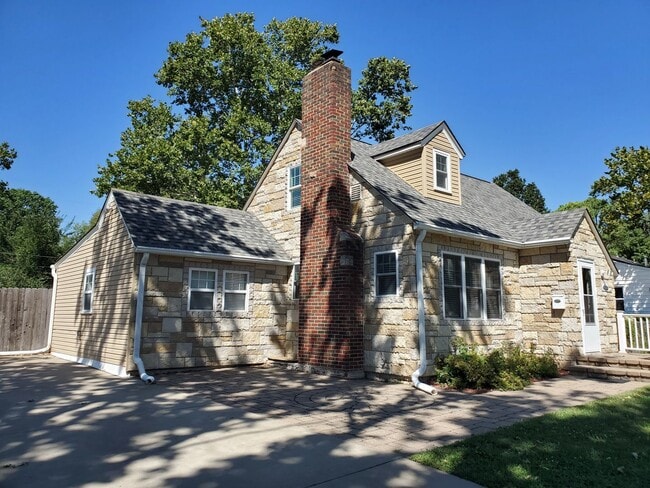 Primary Photo - 24hr notice required before showings. Beau...