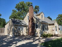 Building Photo - 24hr notice required before showings. Beau...