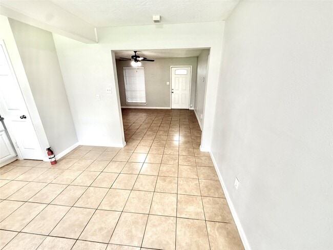 Building Photo - 16814 David Glen Dr