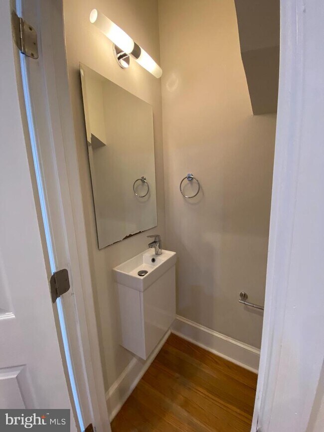 Building Photo - 19 T St NE