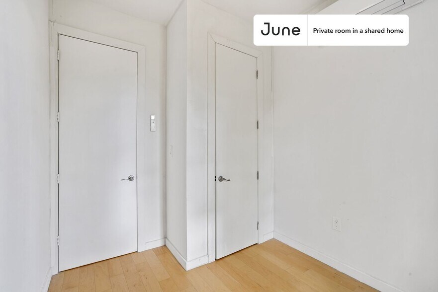 Building Photo - Room in Shared 4 bed/2 bath home