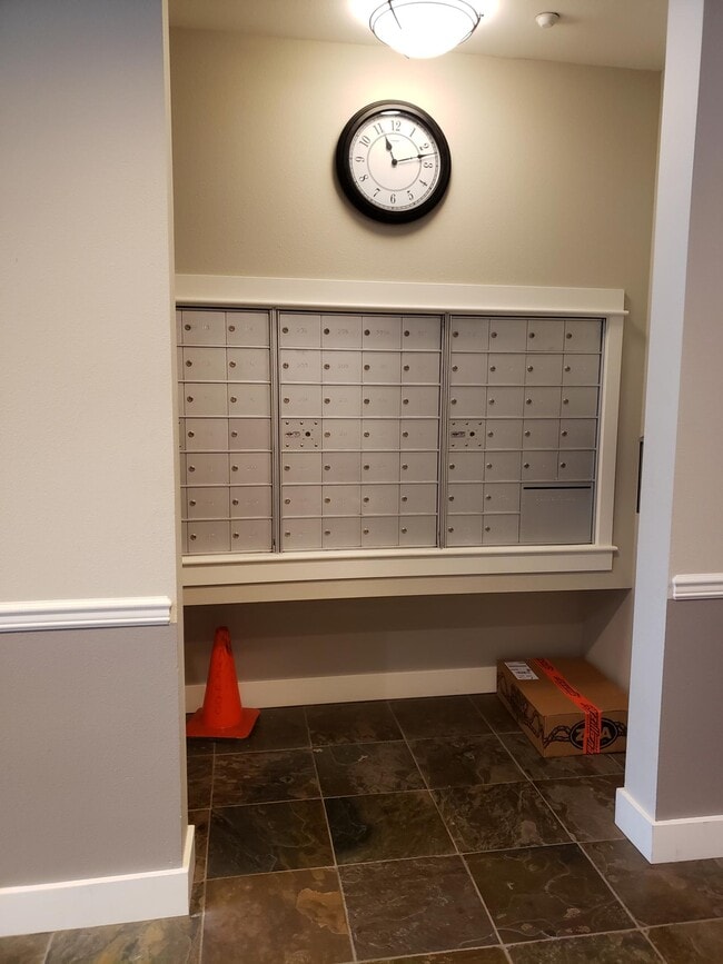 Building Photo - 400 Washington Ave