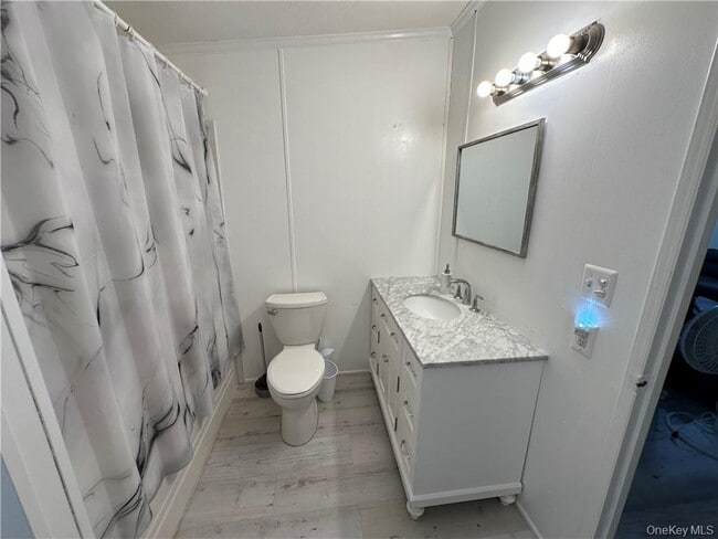 Building Photo - 416 Silver Maples Dr