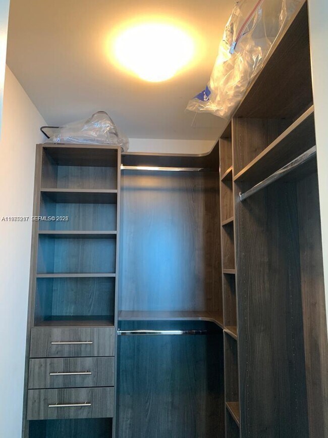 Building Photo - 1100 S Miami Ave