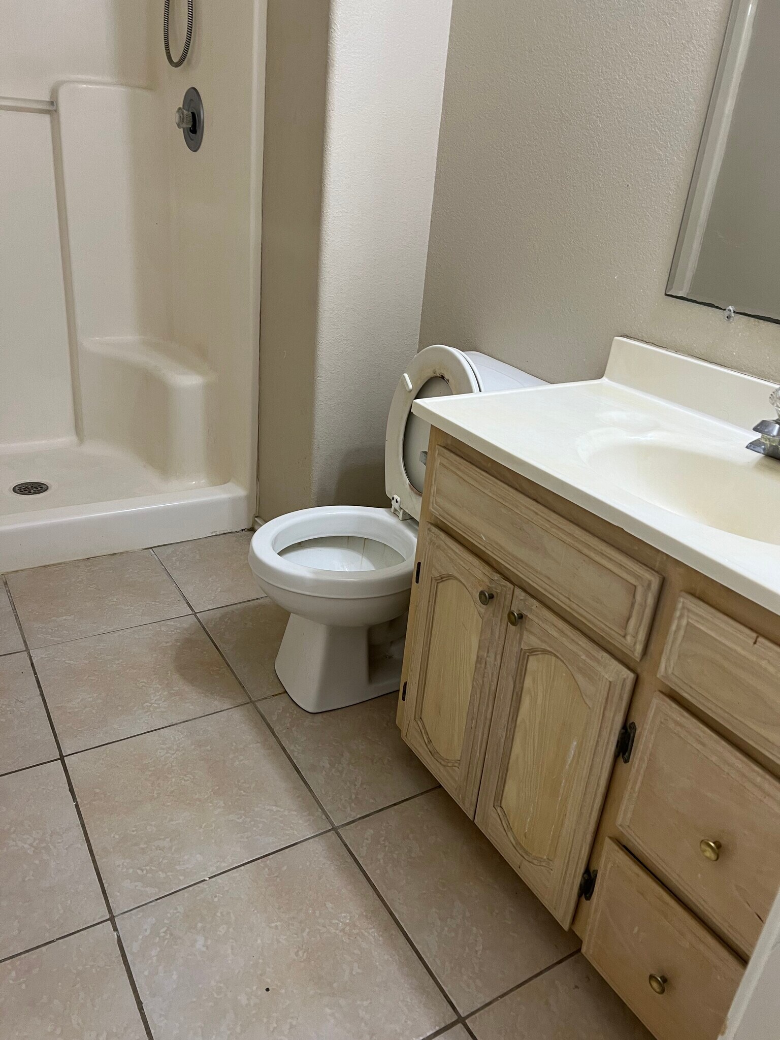 Master bath - 817 Sonesta Dr