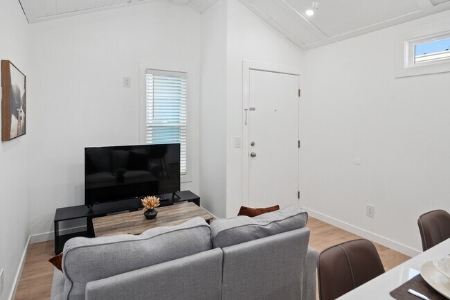 Building Photo - 720 Pritchett Ln