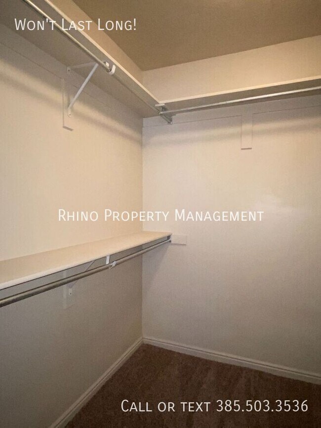 Building Photo - 6941 Village River Ln