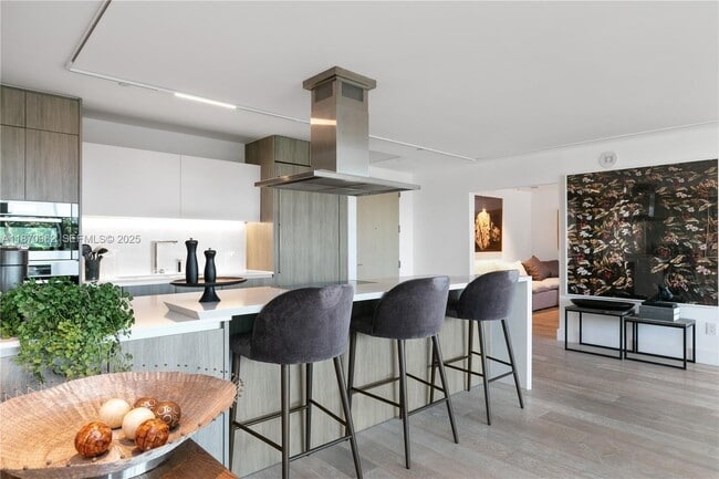 Building Photo - 360 Ocean Dr