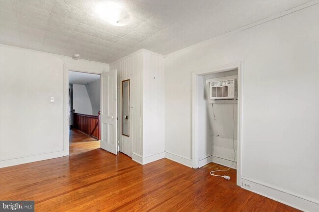 Building Photo - 108 York St