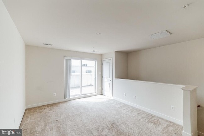 Building Photo - 12167 Waveland St