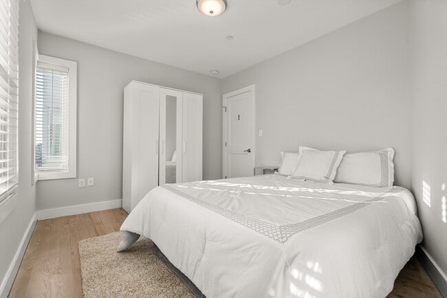 Building Photo - 543 Dorchester Ave