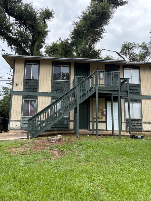 Building Photo - 207 Lovelace Dr