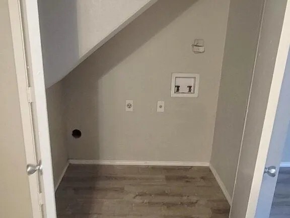 Building Photo - 7500 Chapin Rd