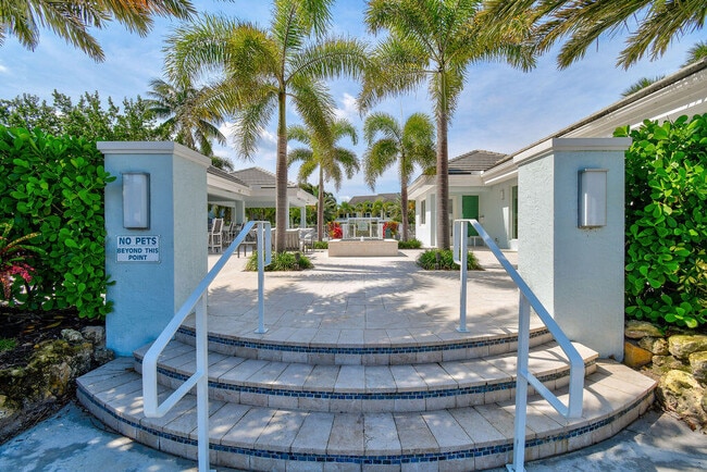 Building Photo - 2074 Mainsail Cir