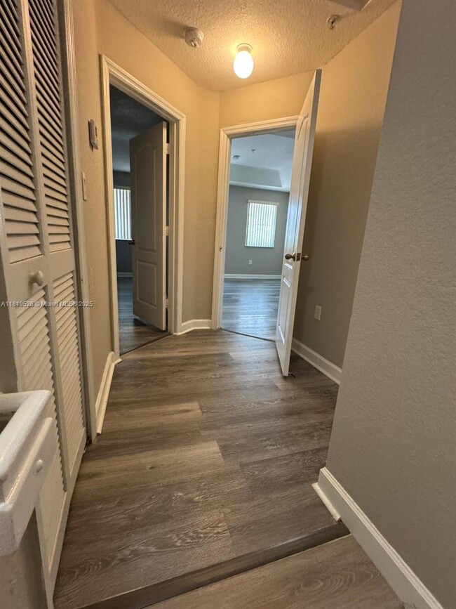 Building Photo - 4331 SW 160th Ave