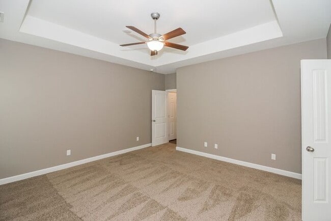 Building Photo - Now Leasing a 4-Bedroom 3 Bath Home In Hor...