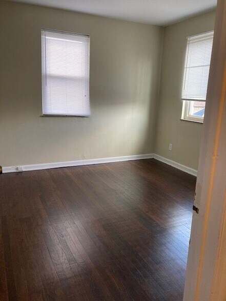 Building Photo - 318 W Xenia Dr