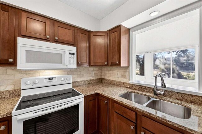 Building Photo - 159 Elysian Way NW