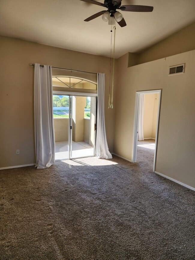 Building Photo - 2 Bedroom 2 Bath Condo located in PV