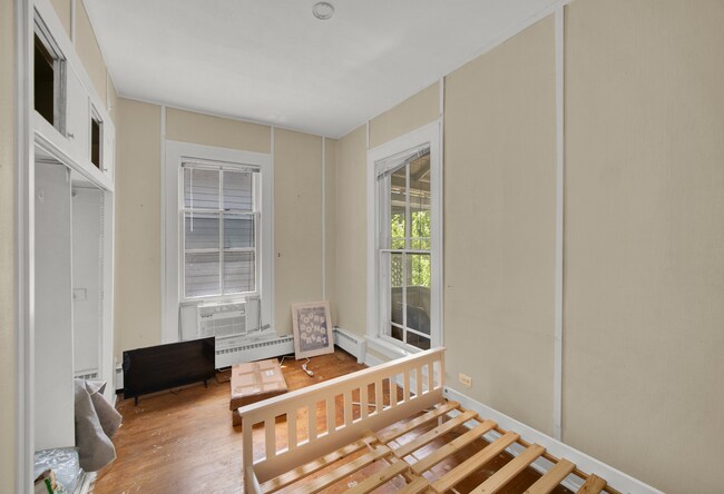 Building Photo - 2036 Sherman Ave