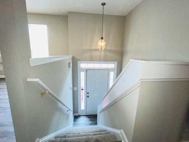 Building Photo - Northgate district! 4 bed/2.5 full bath, newly renovated, large lot, approx 2500 sqft, 2 car gara...