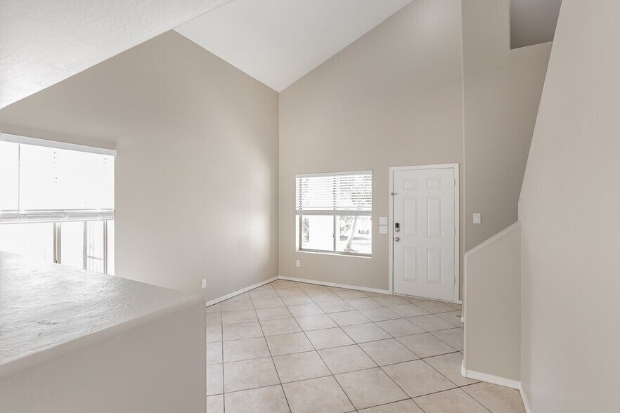 Building Photo - 6558 W Chickasaw St