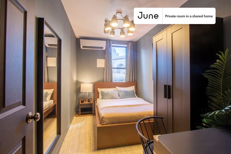 Primary Photo - Room in Shared 3 bed/1 bath home