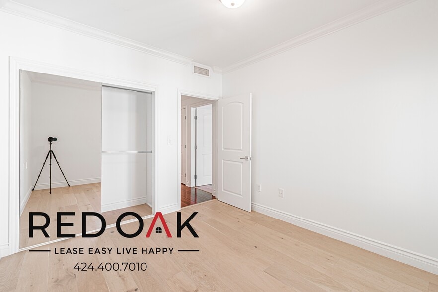 Building Photo - 11848 Kiowa Ave