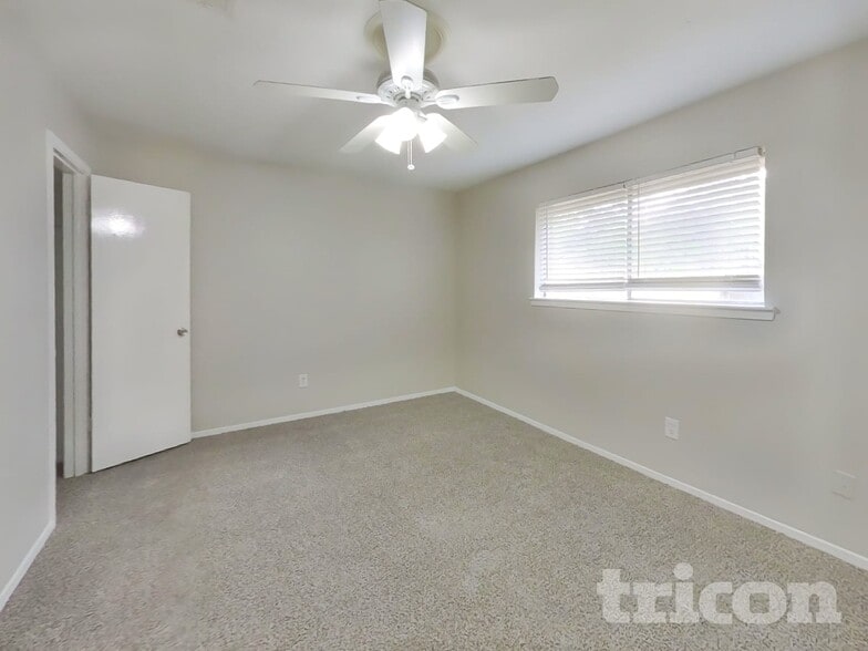 Building Photo - 23110 Newgate Dr