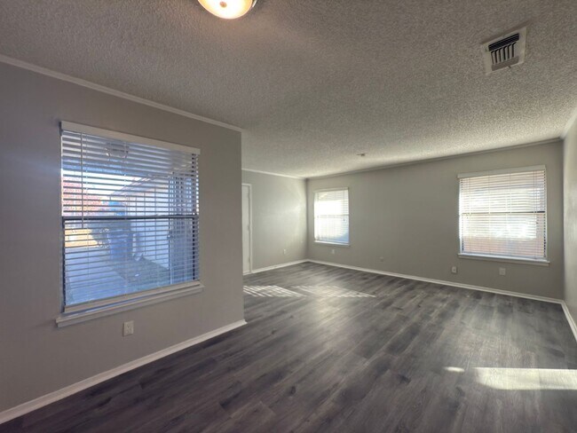 Building Photo - 8910-8910 Greenmound Ave