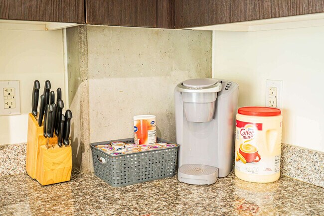 Building Photo - 333 E Roosevelt St