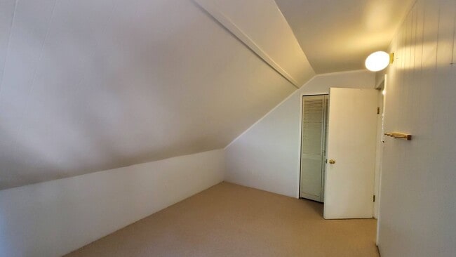 Building Photo - LONG-TERM RENTAL: Great Cedar Flat Home wi...