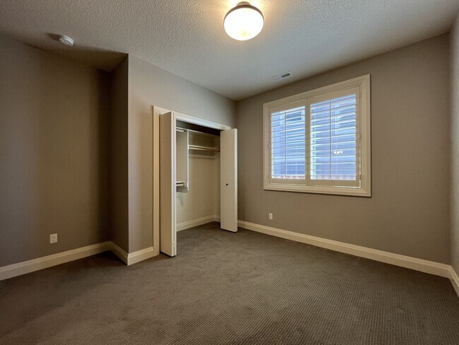 Building Photo - Elegant South Cooper Mountain Home with 4 Bedrooms, Bonus Room, Main-Level Suite & Designer Finishes