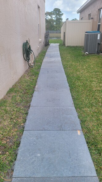 Entrance Way - 106 Woodbury Pines Cir