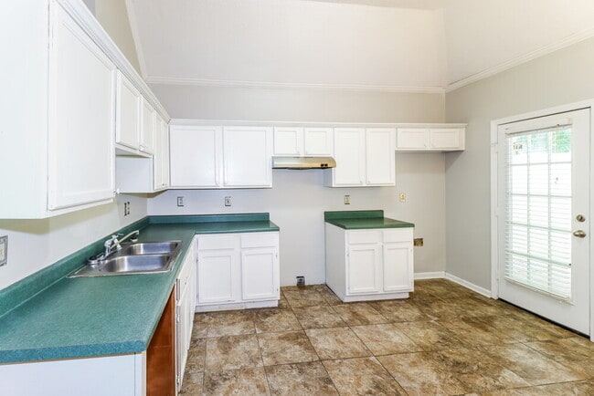 Building Photo - 594 E Ashley Glen Cir