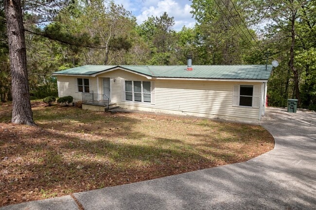 Building Photo - 4200 Heritage Ct